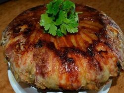 Трехслойный мясной пирог в беконе