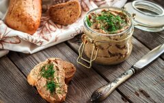 Диетический паштет из вареной говяжьей печени
