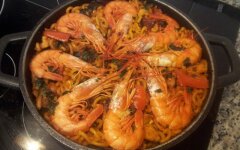 Паэлья с куриным филе и креветками