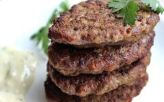 Оладьи из печени с жареным луком