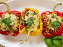 Фаршированные лодочки из сладкого перца в духовке