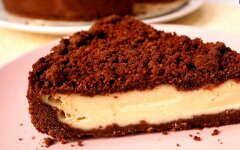 Королевский пирог из шоколадной крошки с творогом