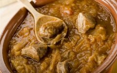 Суп харчо из курицы с орехами и мятой