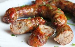 Куриные домашние колбаски с шампиньонами