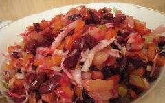 Винегрет с квашеной капустой, фасолью и огурцами