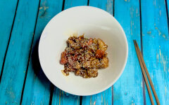 Курица с ананасом в кисло-сладком соусе