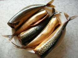 Засолка скумбрии в черном чае и луковой шелухе