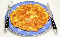 Десертный омлет с яблоками и ванилином