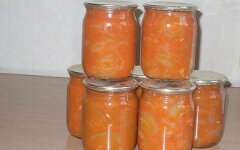 Салат-ассорти из огурцов, кабачков и капусты