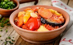 Овощное соте с чесноком и прованскими травами