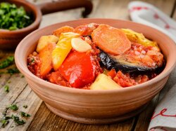 Овощное соте с чесноком и прованскими травами