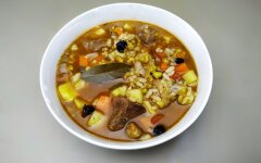 Узбекский мясной суп с машем и рисом Машхурда