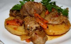 Свиное жаркое с картофелем