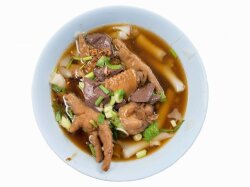 Суп с куриной печенью, картофелем и лапшой