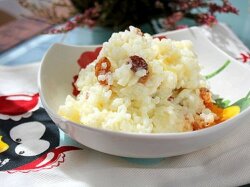 Сладкая рисовая каша с изюмом в мультиварке