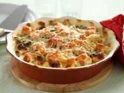 Запеканка из брокколи, семги и цветной капусты