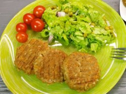 Котлеты из консервированной сайры с рисом в духовке