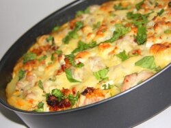 Картофельная запеканка с курицей под сыром в духовке