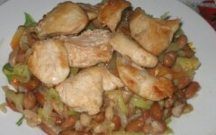 Куриное филе с фасолью и перцем
