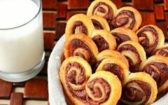 Слоеные ушки с нутеллой в духовке