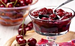 Вишневый джем с соком крыжовника