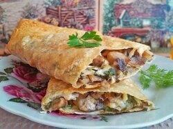 Рулет из лаваша с сыром и грибами в духовке