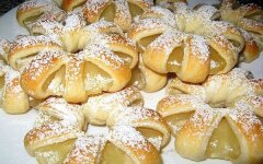 Сочные ананасы в слоеном тесте