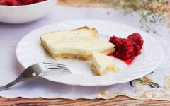 Легкий фитнес-торт с фруктово-творожной начинкой
