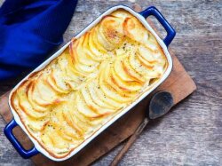 Гратен из картофеля с помидорами в духовке