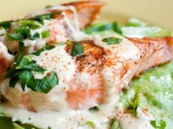 Маринованная семга под сливочным соусом