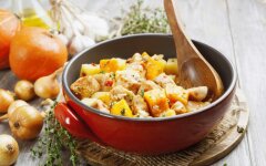 Курица с картошкой и болгарским перцем в мультиварке