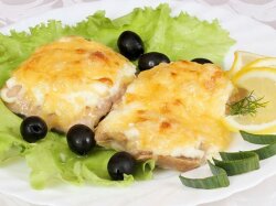 Запеченная горбуша под сыром в духовке