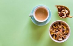 Медовые мюсли с сухофруктами  и корицей