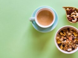 Медовые мюсли с сухофруктами  и корицей