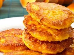 Сладкие тыквенные драники с манкой