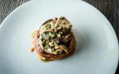 Закусочные тарталетки с курицей и шампиньонами