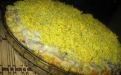 Салат «Сытный» с рисом и кальмарами