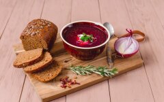 Свекольник с филе хека и болгарским перцем