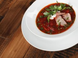 Борщ из утки с черносливом и сушеными грибами