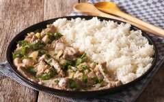 Бефстроганов из говяжьей печени с чесноком