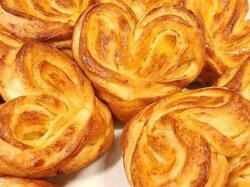 Домашние дрожжевые плюшки с сахаром