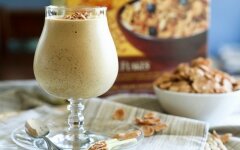 Смузи с киви и бананом на овсяном молоке