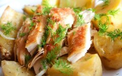 Курица с картофелем в сметане запеченная в рукаве
