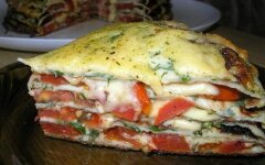 Блинный пирог с сырной начинкой