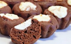 Шоколадные маффины-ватрушки с творогом