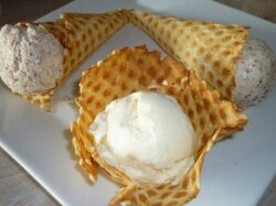 Сливочный пломбир в рожке по-домашнему