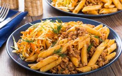 Макароны по-флотски с филе бедра индейки