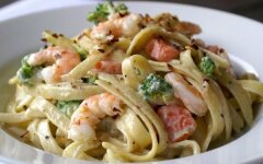 Быстрая паста с креветками в чесночном соусе