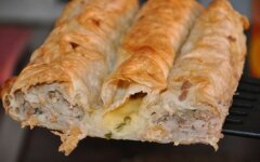 Ленивый бёрек с мясным фаршем и сыром