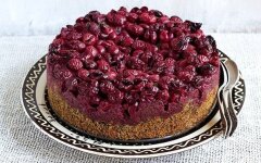 Маковый пирог с вишней в духовке